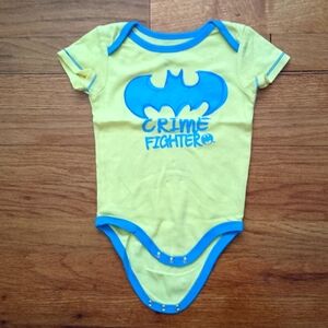 3/$10 🌟 Baby Kids 12M Month DC Comics Batman Yellow Blue Onesie Crime Fighter